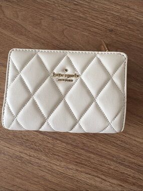 kate spade White Carey Smooth Quilted Leather Wallet with Gold Hardware